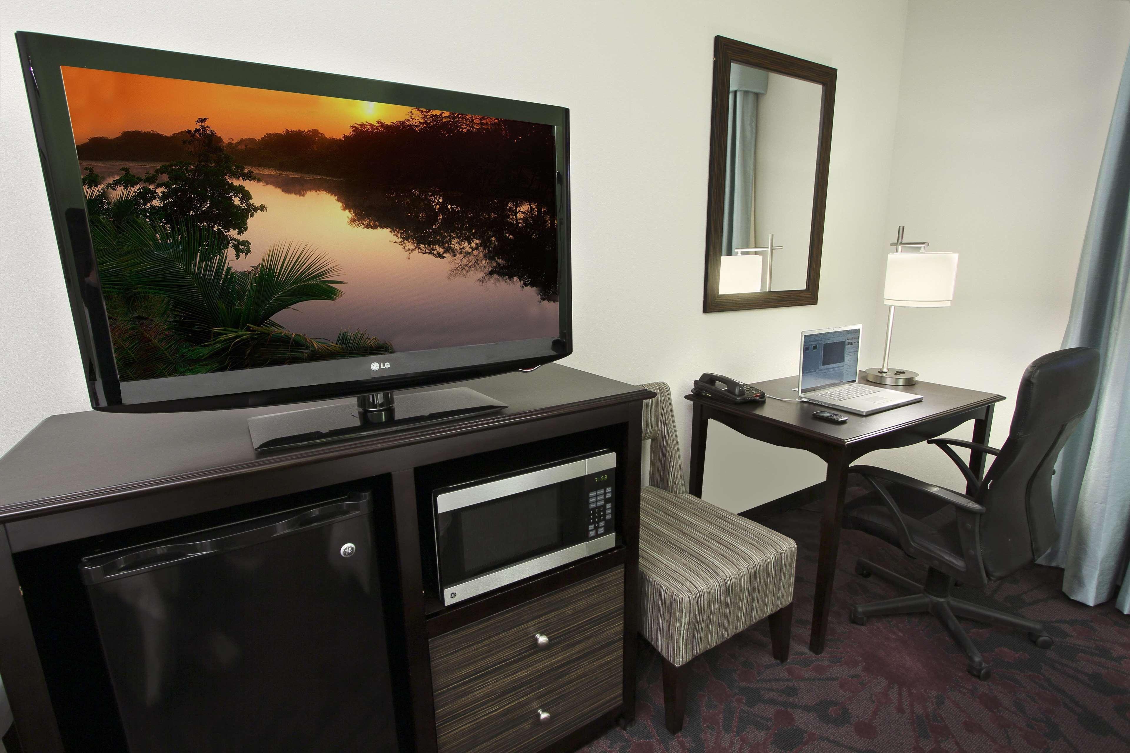 Hampton Inn & Suites Winnie Δωμάτιο φωτογραφία