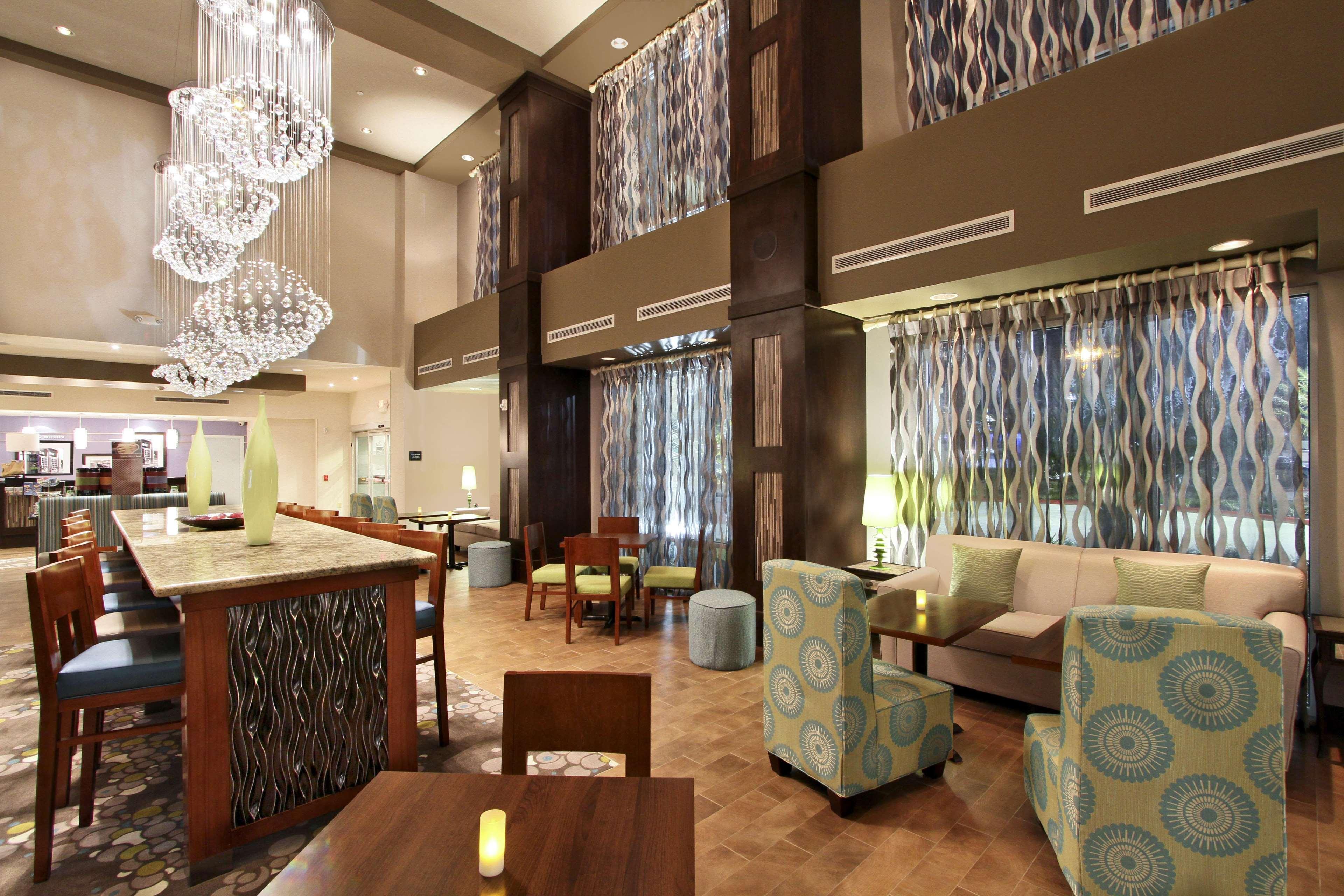 Hampton Inn & Suites Winnie Εστιατόριο φωτογραφία