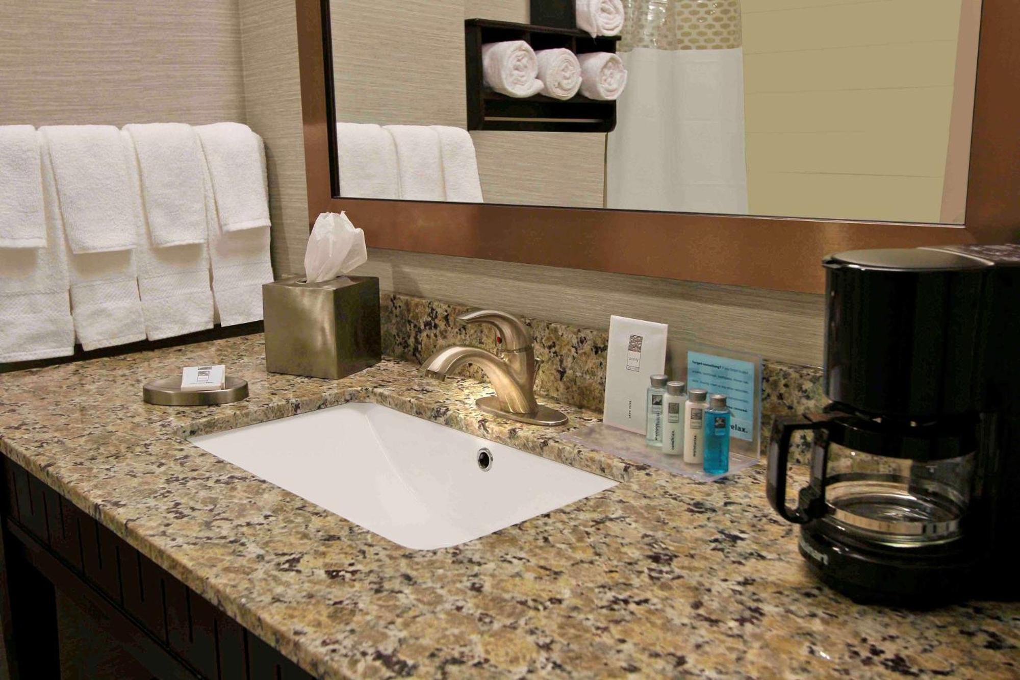 Hampton Inn & Suites Winnie Εξωτερικό φωτογραφία