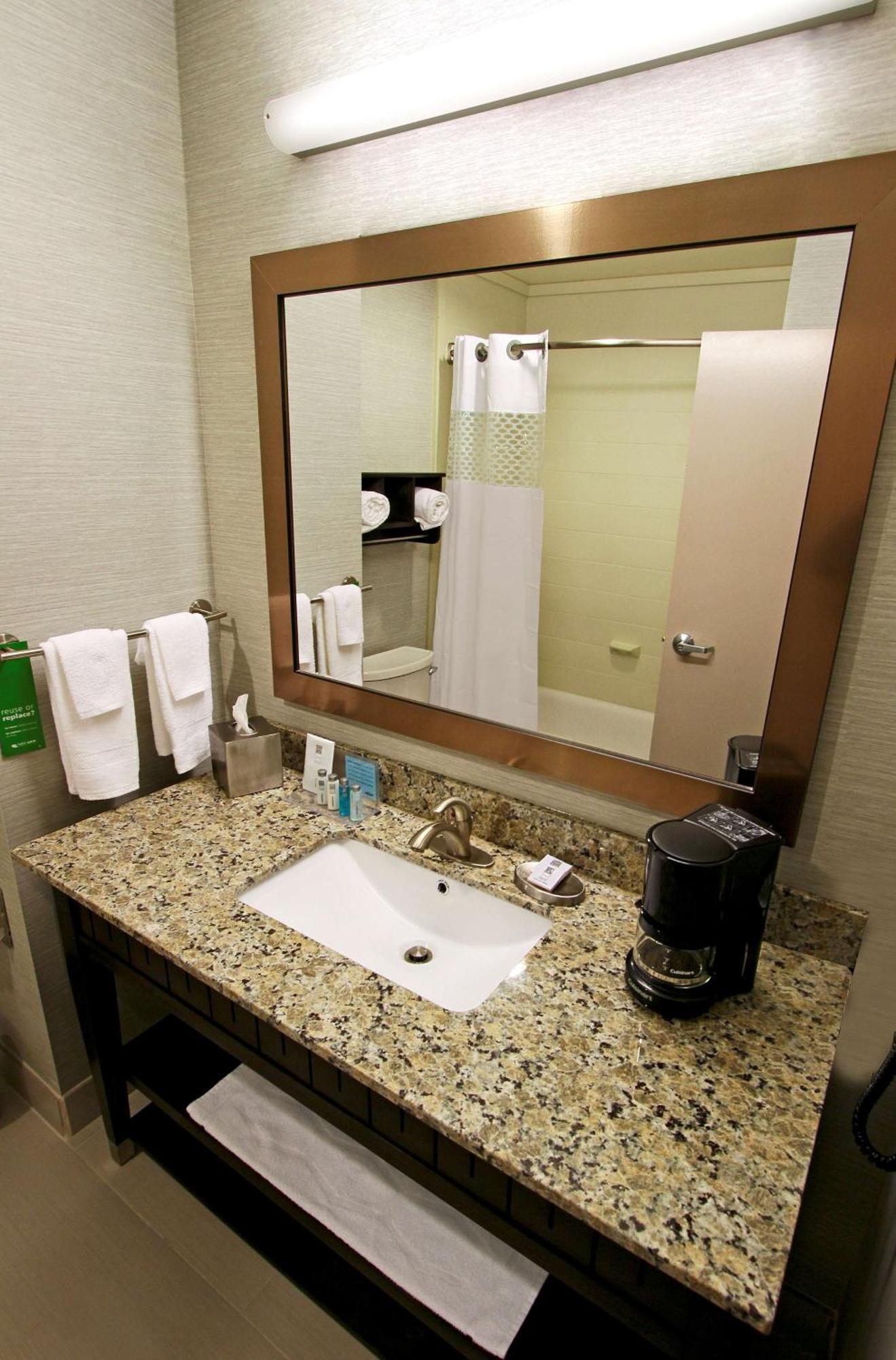 Hampton Inn & Suites Winnie Εξωτερικό φωτογραφία
